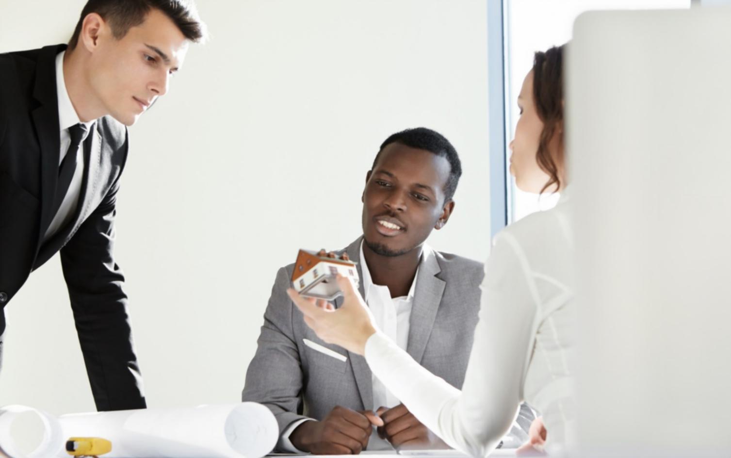 Moderne Arbeitsumgebung für Finanzanalysen