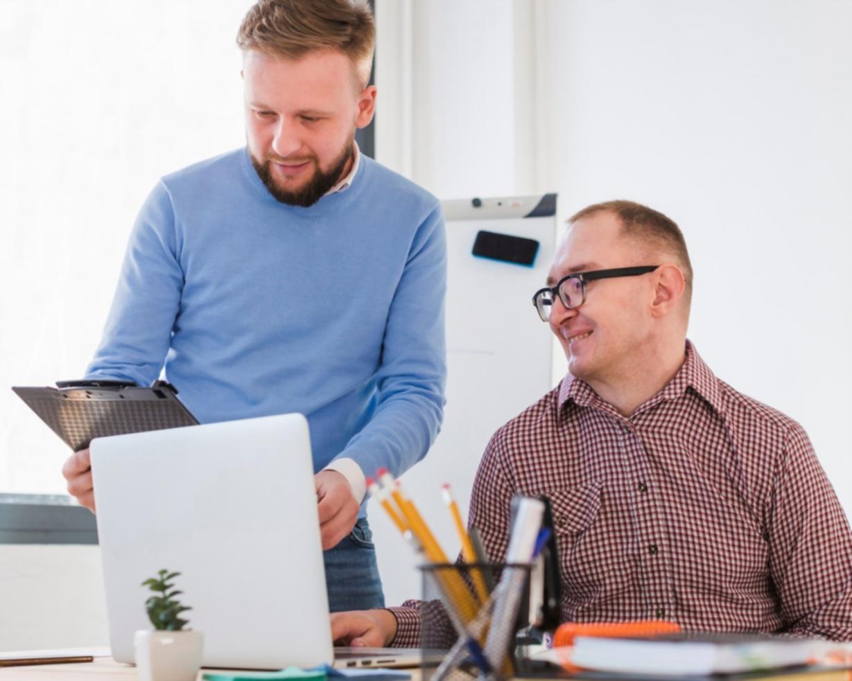 Arbeitsplatz bei lominaverilon mit Finanzanalyse-Tools